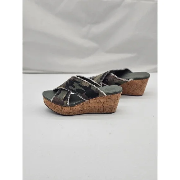 Chocolat Blu Women's Wild Denim Camo Wedge Heel Sandal  Size 7.5 - Picture 2 of 10